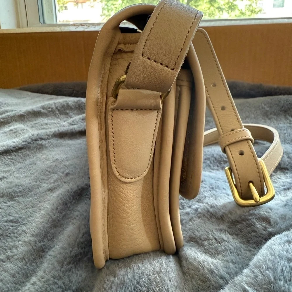 Vintage Coach 9850 Compartment Bag mystery color - Stone? - READ